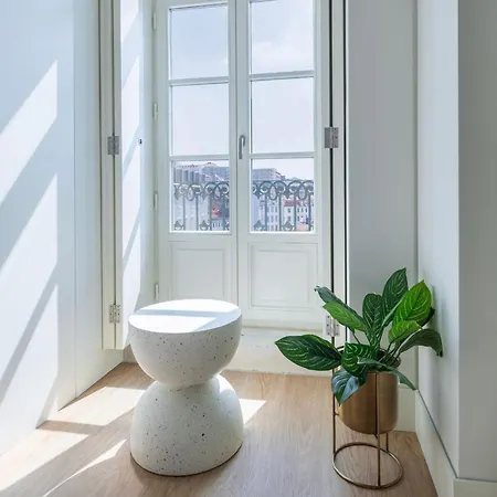 Daire Ribeira Garden 2bdr By Lovelystay