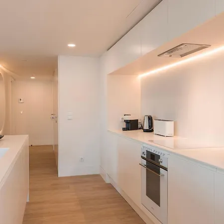 Ribeira Garden 2bdr By Lovelystay Apartman